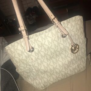 Michael Kors tote